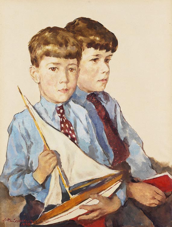 Два мальчика с парусной лодкой