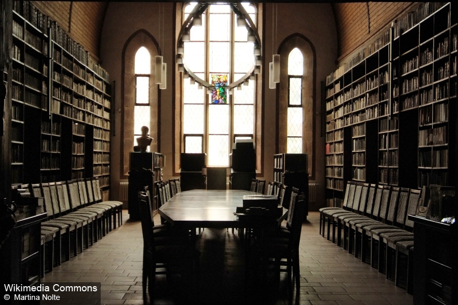 Монастырская библиотека