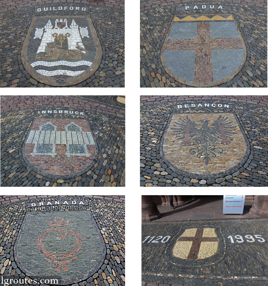 гербы на тротуаре